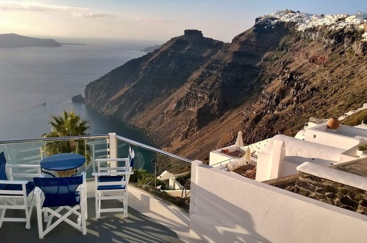 Santorini Holiday Transfers / Santorini Private Transfers: The best way to get from Santorini Airport (JTR) to your hotel Santorini Airport (JTR) to your hotel